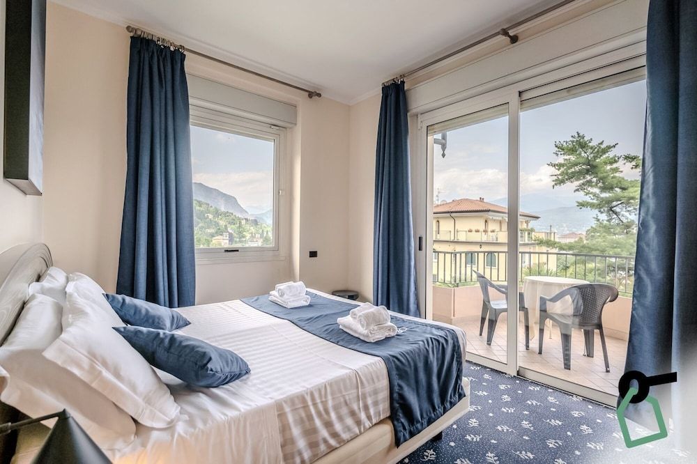 Hotiday Room Collection - Stresa Classic Double Room, Balcony 10