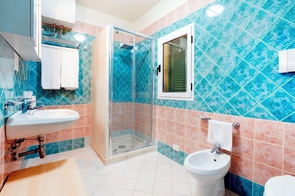 Hotiday Golfo Aranci Quadruple Room 2