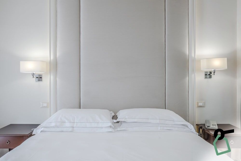 Comfort Double Room, 1 Double Bed, Private Bathroom, Partial Sea View