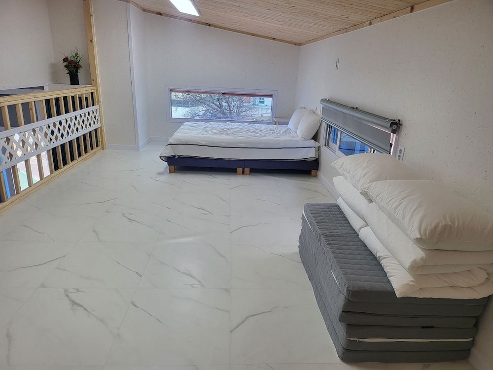 Donghae Hill Stay Pension Basic Room, 2 Bedrooms (STAY1(Ocean view,BBQ)) 5