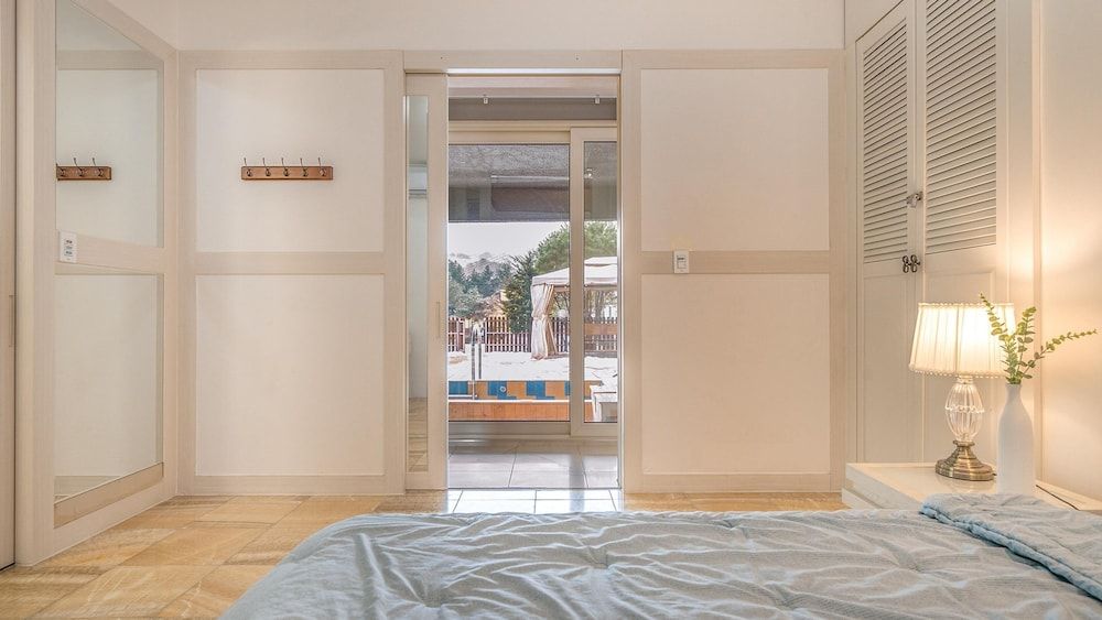 Hoengseong Withpet Village Basic Room, 3 Bedrooms (Orange Room) 9