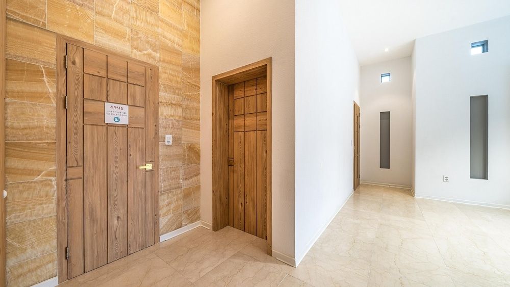 Hoengseong Withpet Village Basic Room, 3 Bedrooms (Yellow Room) 10