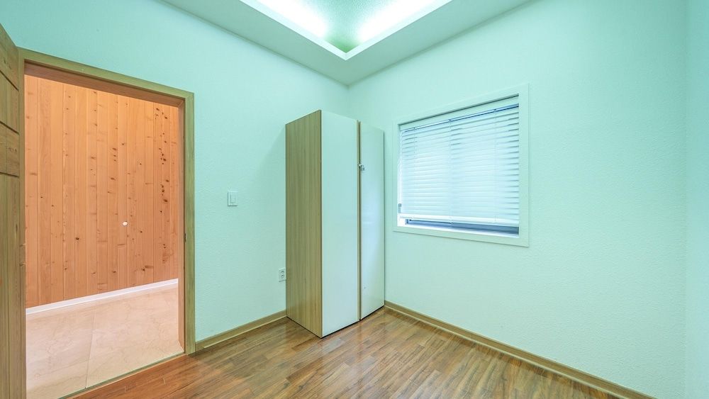 Hoengseong Withpet Village Basic Room, 3 Bedrooms (Yellow Room) 9