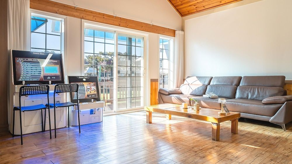 Daebudo Olive Poolvilla Pension Basic Room, 3 Bedrooms (olive) 8