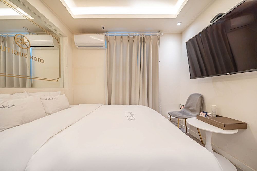 DK Hotel Standard Room 2