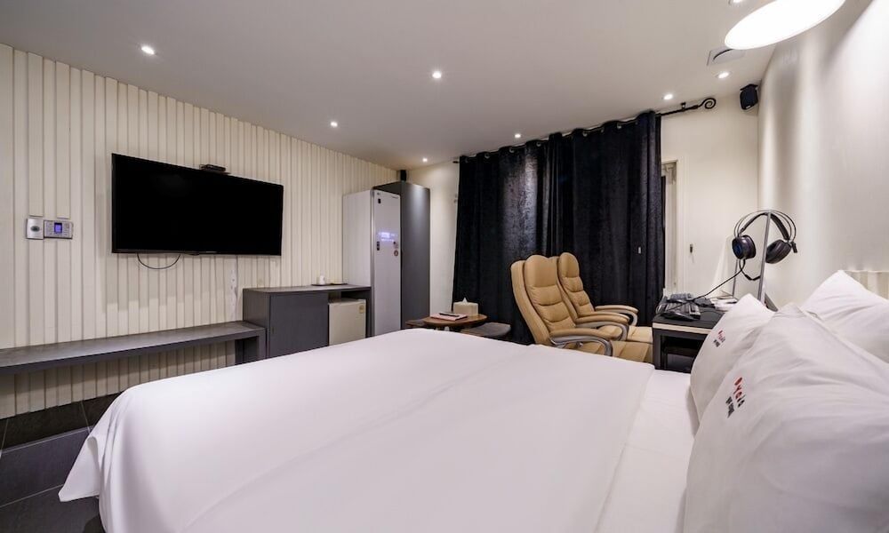 Hotel Yaja Cheongju Terminal Branch Suite Room 4