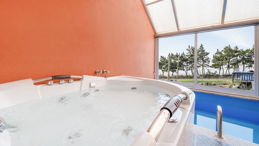 Boeryeong Rainbow Oceanview Pension Basic Room, 1 Bedroom (Room 101, Building A) 8