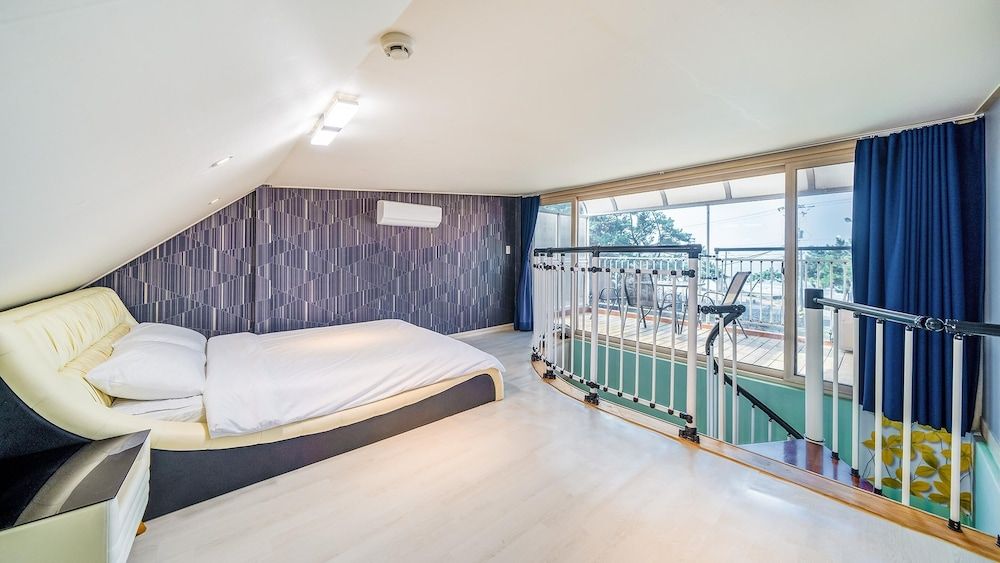 Boeryeong Rainbow Oceanview Pension Basic Room, 1 Bedroom (Room 102, Building A)