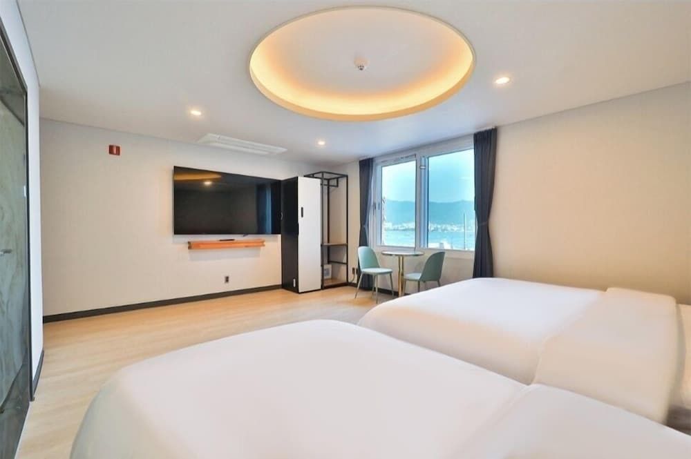 Hotel 701 Superior Twin Room 3