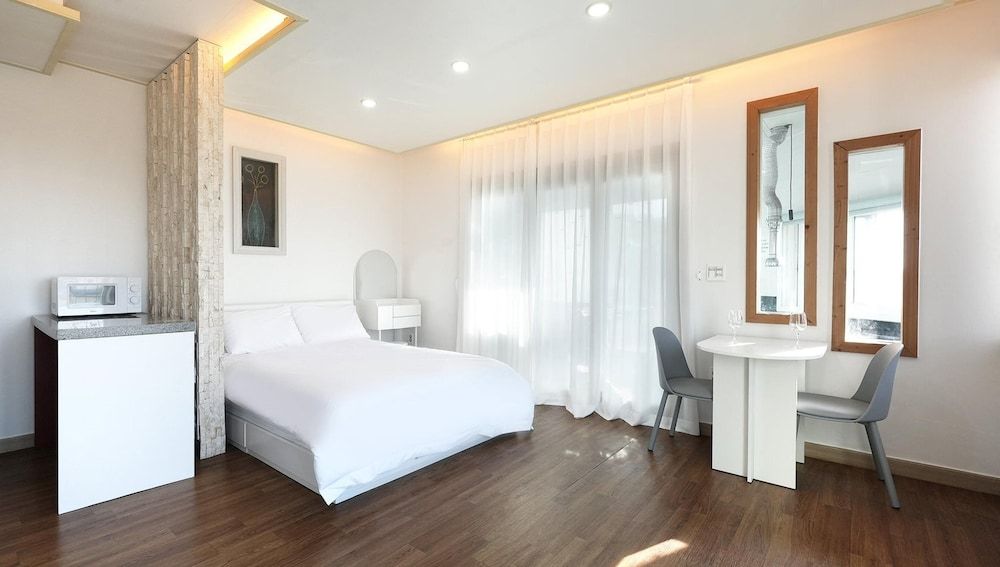 Ganghwa Hanabi Pension Basic Room, 1 Bedroom (204) 3