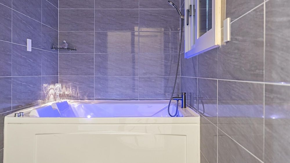 Anmyeondo Town 1967 Dog Pool Villa Basic Room, 2 Bedrooms (Bichon101) 5