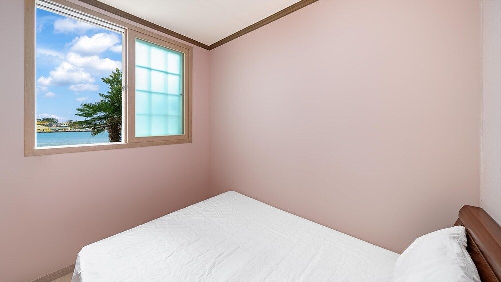Geoje Youngsu Pension Basic Room, 1 Bedroom (B102) 7