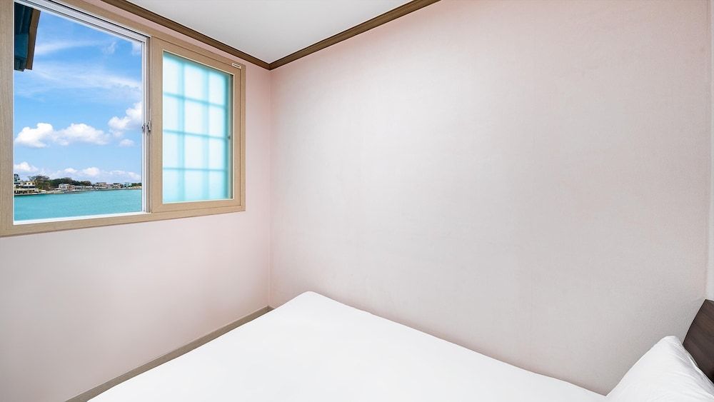 Geoje Youngsu Pension Basic Room, 2 Bedrooms (B201) 6
