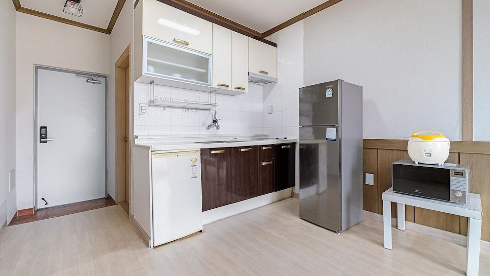 Geoje Youngsu Pension Basic Room, 1 Bedroom (B102) 8