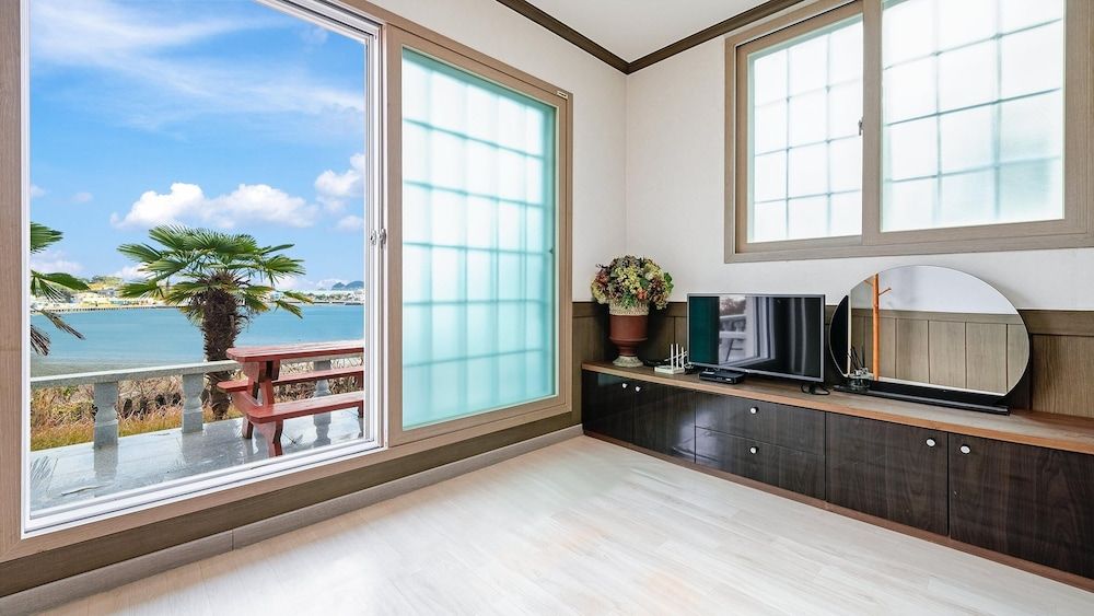 Geoje Youngsu Pension Basic Room, 1 Bedroom (B102) 6