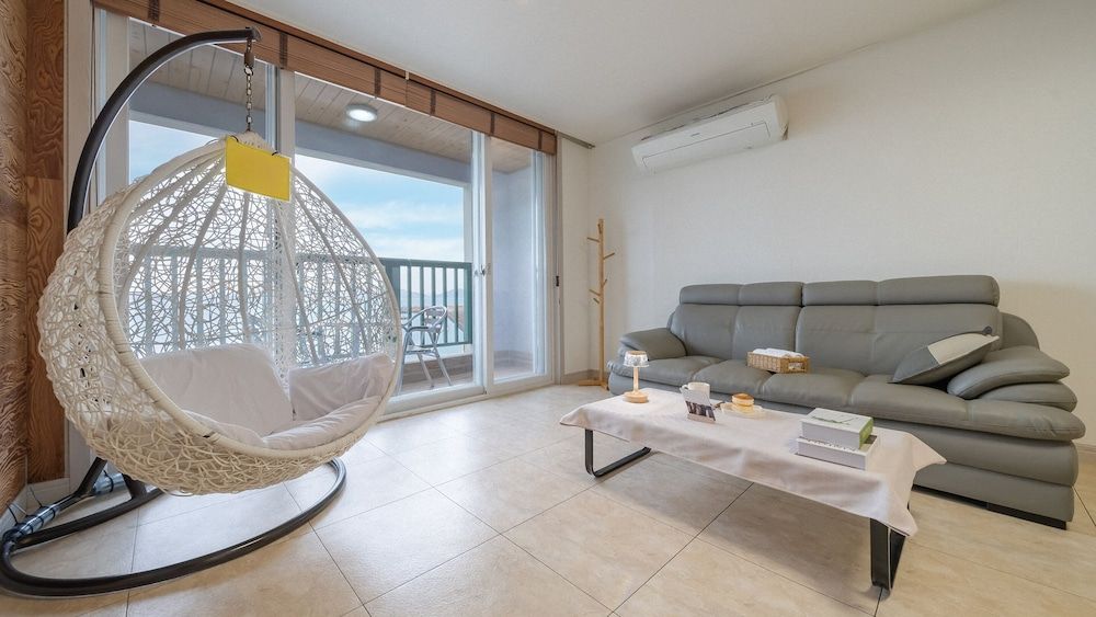 Geoje Beachwhite Pension Basic Room, 1 Bedroom (white 302) 4