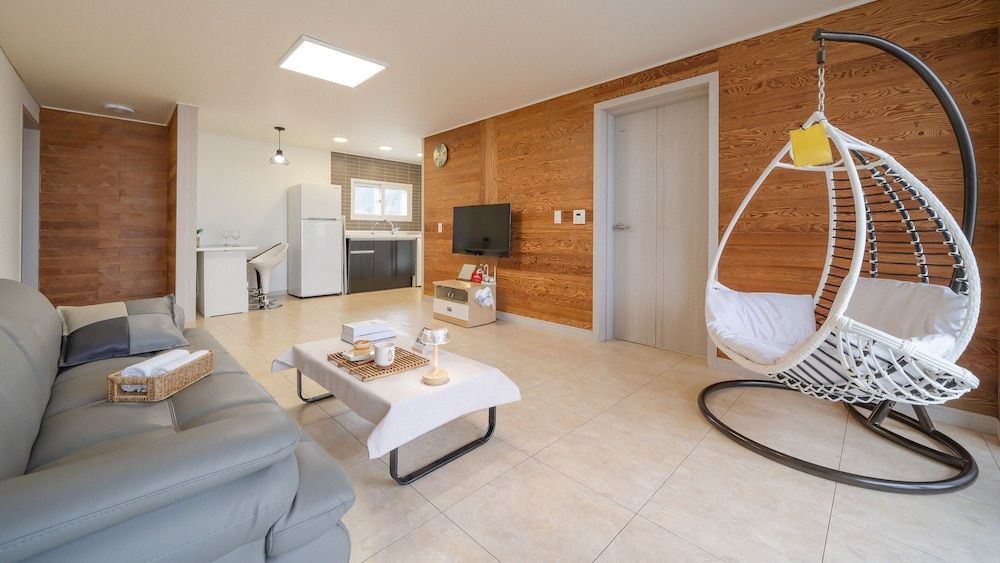 Geoje Beachwhite Pension Basic Room, 1 Bedroom (white 202) 7