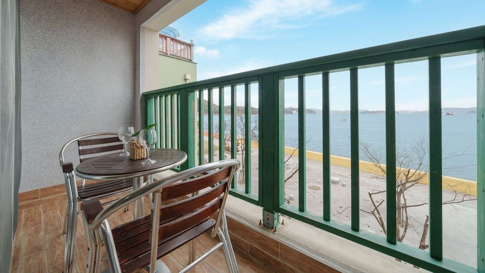 Geoje Beachwhite Pension Basic Room, 1 Bedroom (white 302) 5