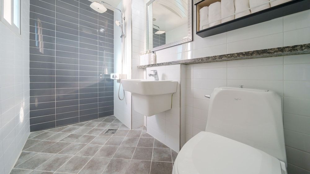 Geoje Beachwhite Pension Basic Room, 2 Bedrooms (white 401) 9