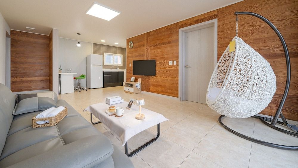 Geoje Beachwhite Pension Basic Room, 1 Bedroom (white 302) 8