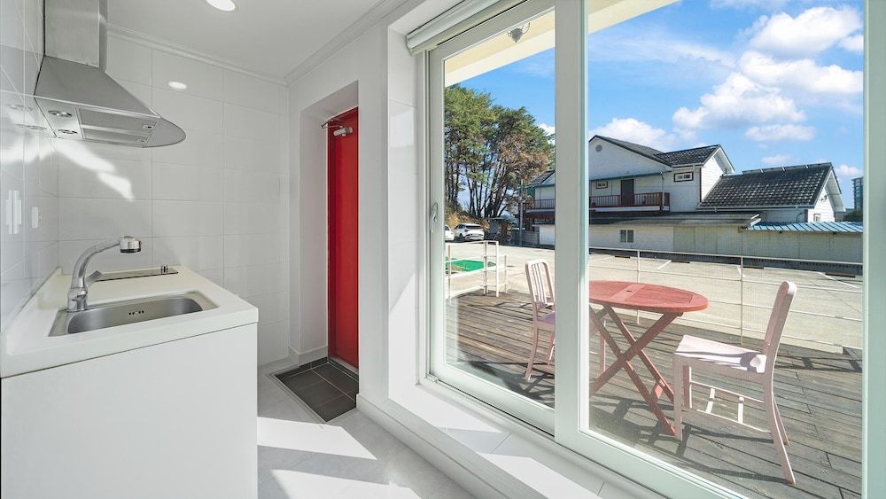 Gangneung Lacblanc Pension Basic Room, 1 Bedroom (102) 8
