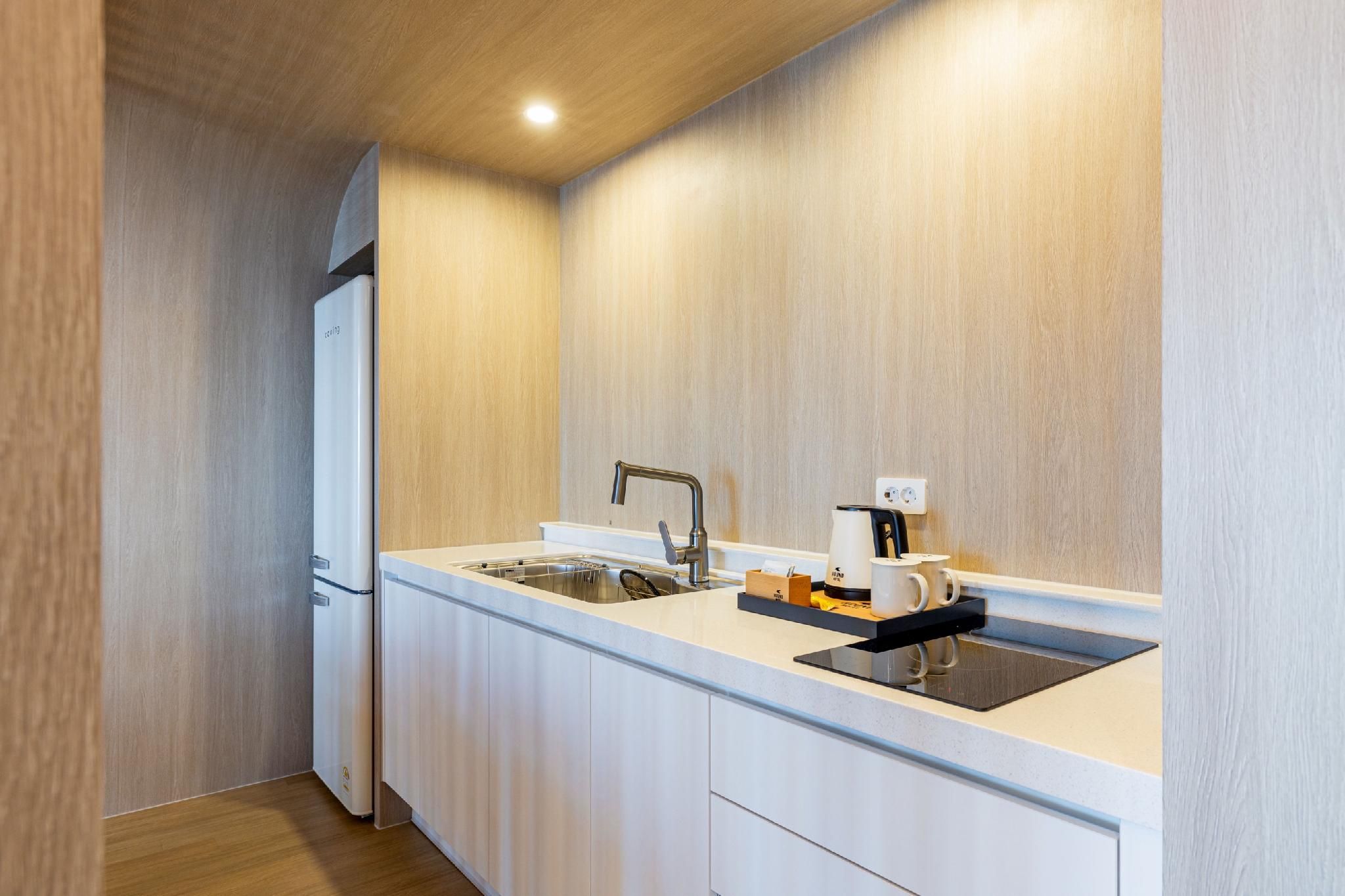 Big Pent Ocean View Room with Theater