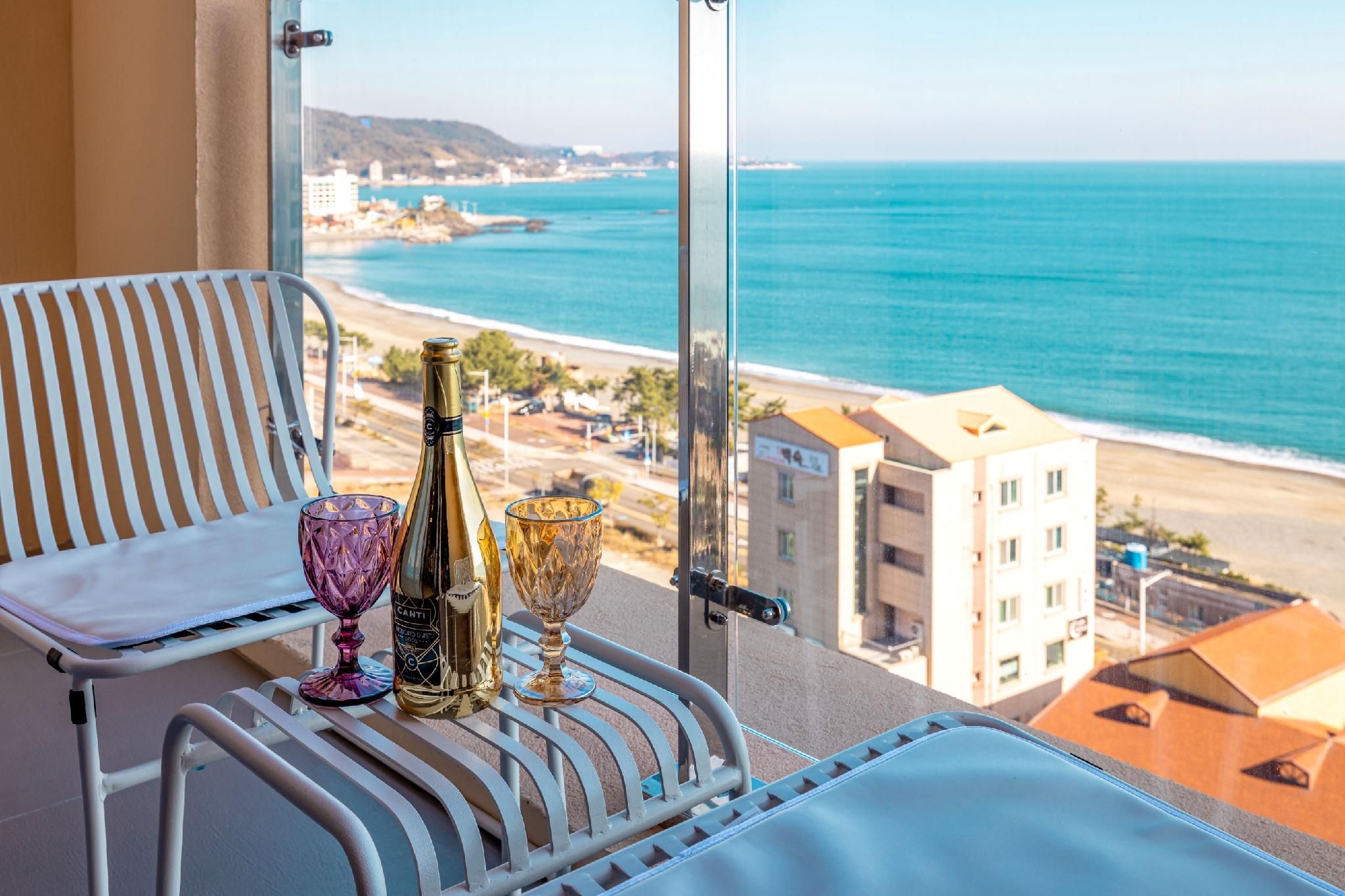 Hound Hotel Ulsan Sunrise Ocean View Twin Room 2