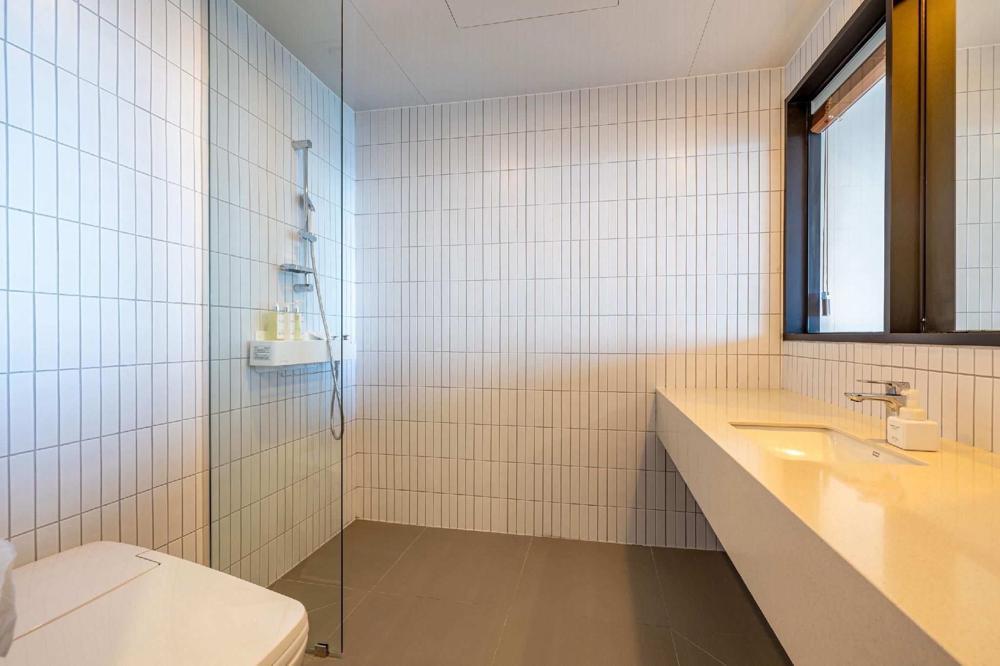 Hound Hotel Ulsan Sunrise Ocean View Twin Room 3