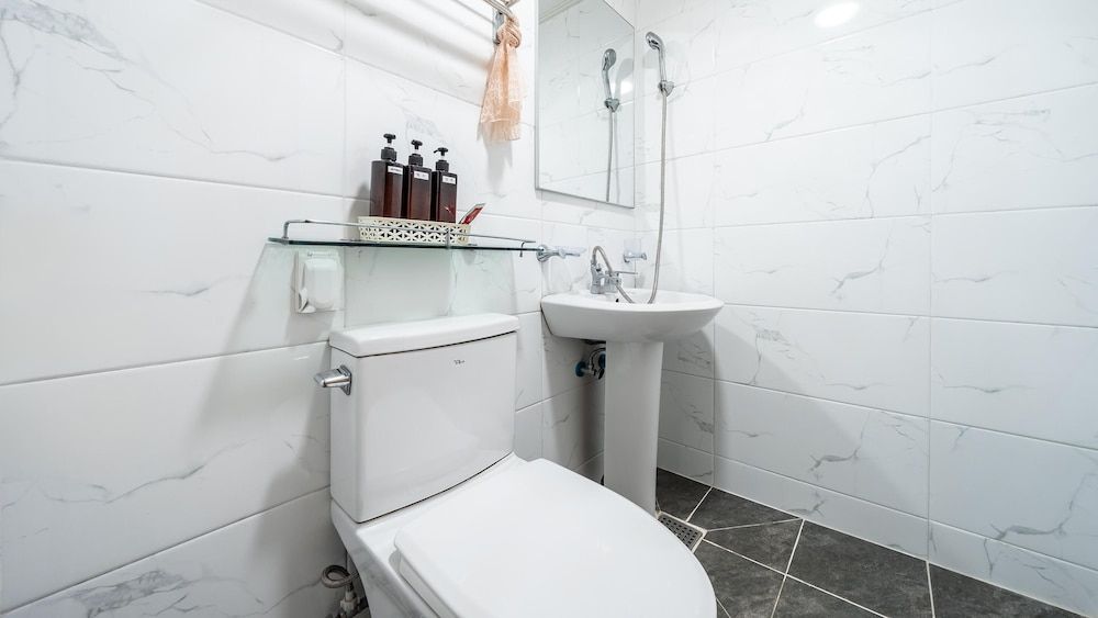 Jebudo Gloria Pension Basic Room, 1 Bedroom (203) 2