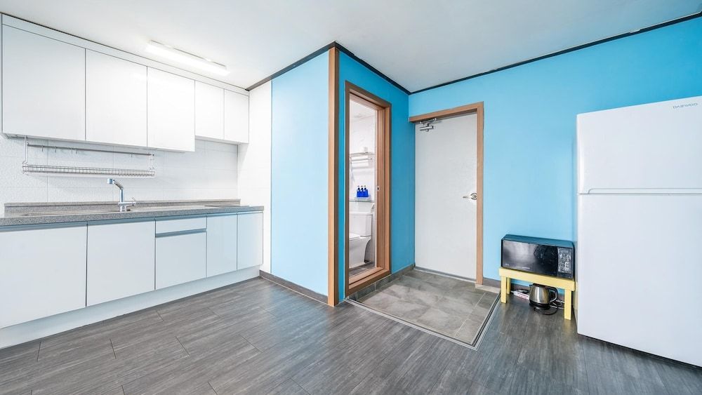 Jebudo Gloria Pension Basic Room, 1 Bedroom (202) 3