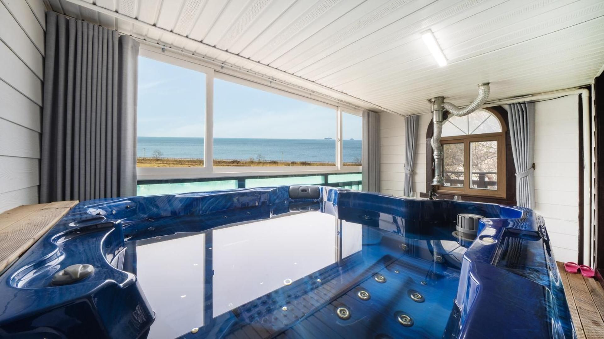 Ganghwa Nakjogaboineun spa Pension Studio 5 3