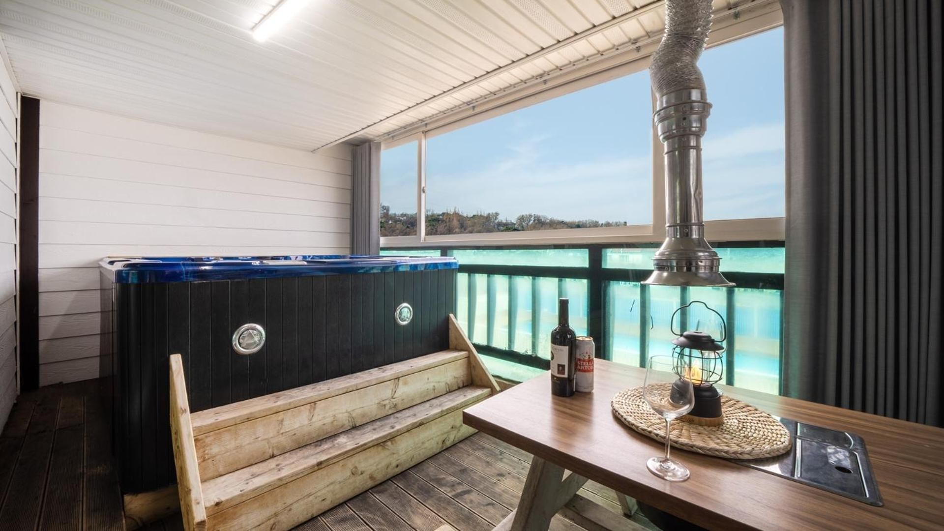 Ganghwa Nakjogaboineun spa Pension Studio 5 2