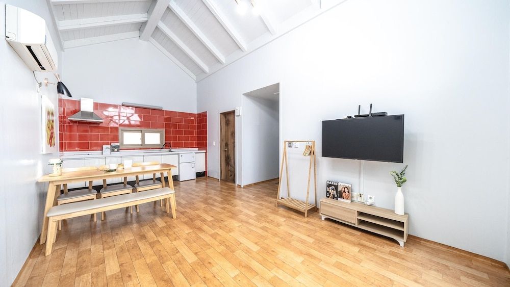 Taean Atirans Beach Pension Basic Room, 1 Bedroom (tera2) 3