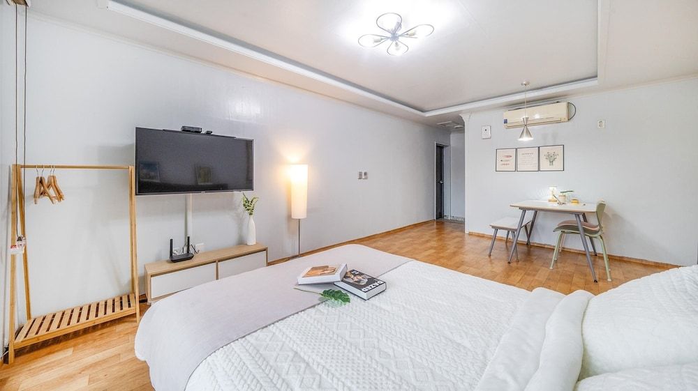Taean Atirans Beach Pension Basic Room, 1 Bedroom (stella1) 5