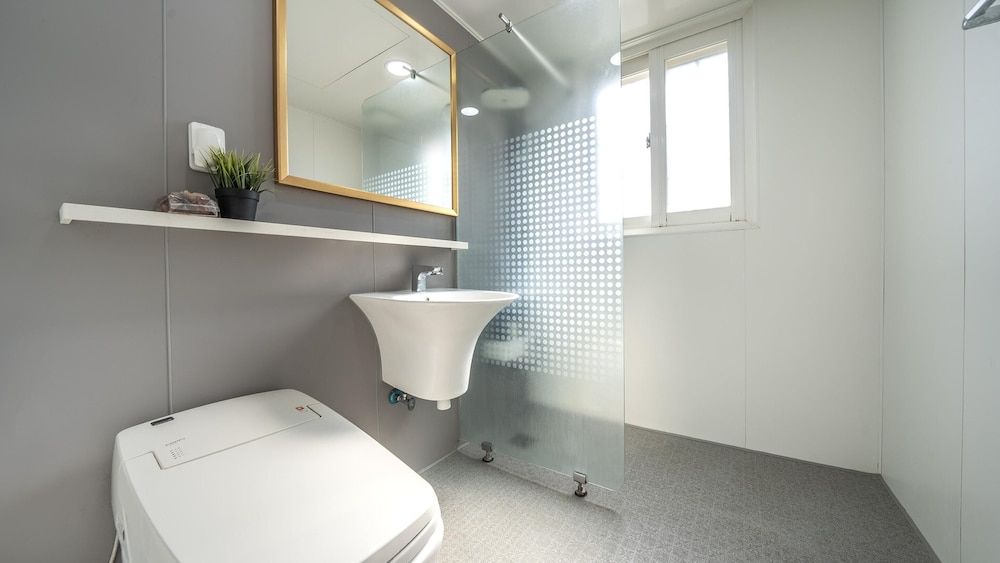 Boryeong Thirasel Pension Basic Room, 1 Bedroom (101) 4