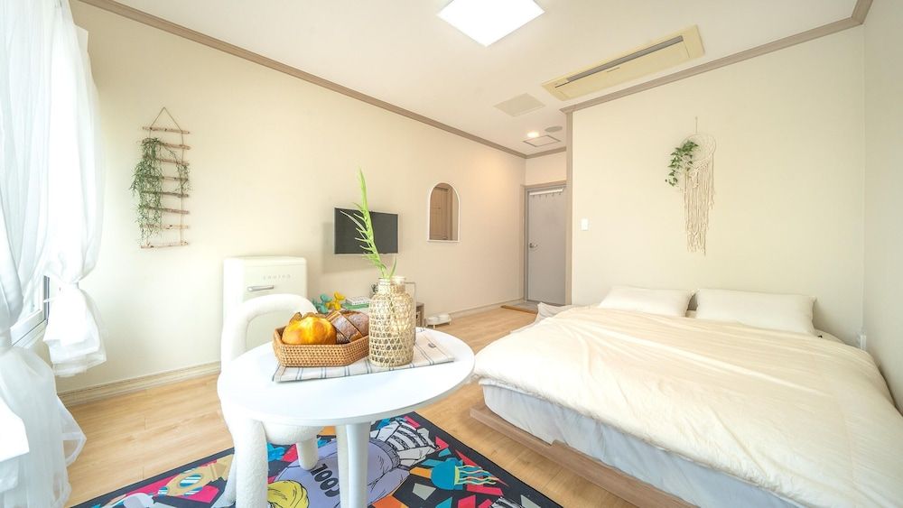Yeosu Canada meo Village pet Pension Basic Room, 3 Bedrooms (Family Room) 4