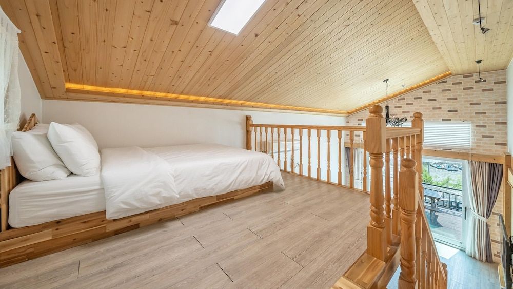 Yeosu Arum Oceanview Whole House Pension Basic Room, 1 Bedroom (Room 102) 2