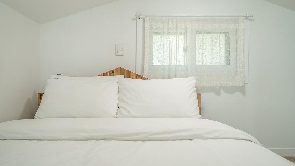 Yeosu Arum Oceanview Whole House Pension Basic Room, 1 Bedroom (Room 101) 2