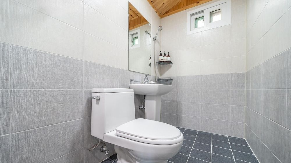 Yeosu Arum Oceanview Whole House Pension Basic Room, 1 Bedroom (Room 101) 6