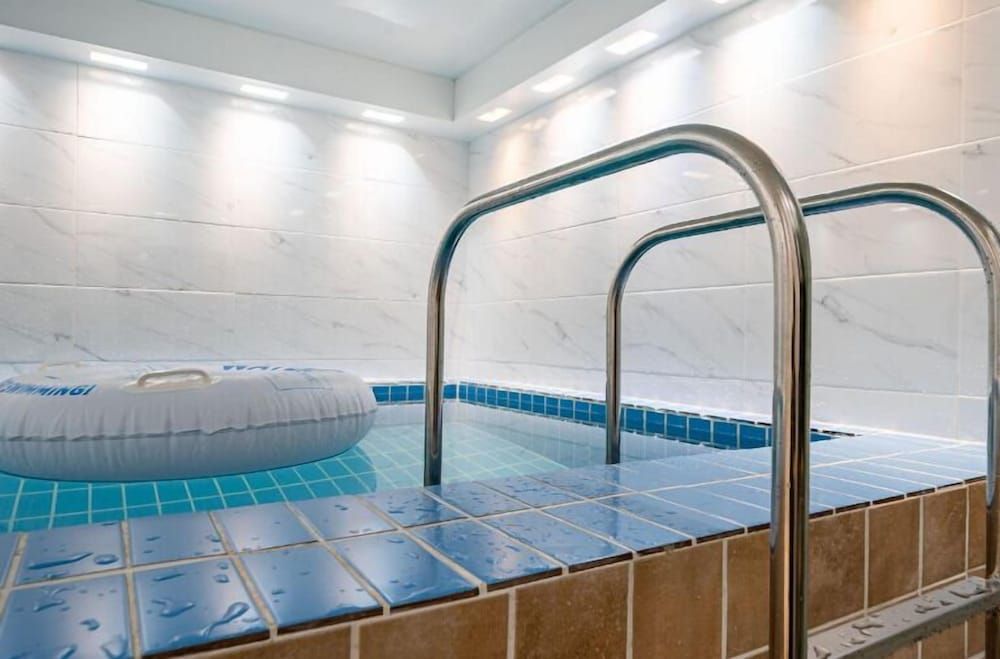 HOTEL EAT COM Super Hero Room 9