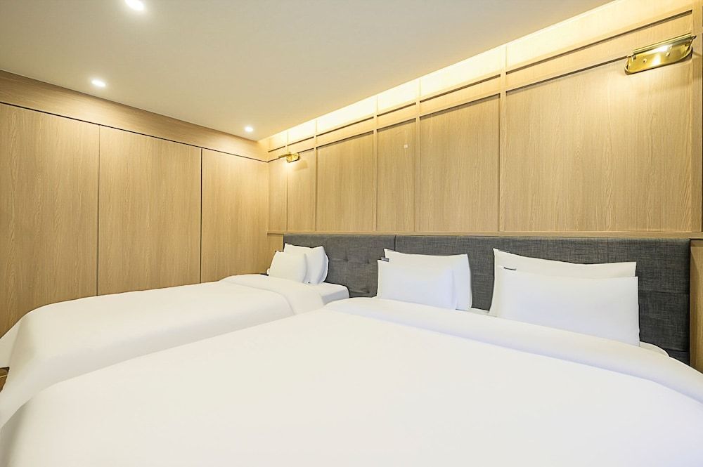 Mokpo H Avenue Hotel Peace Plaza Superior Twin Room 3
