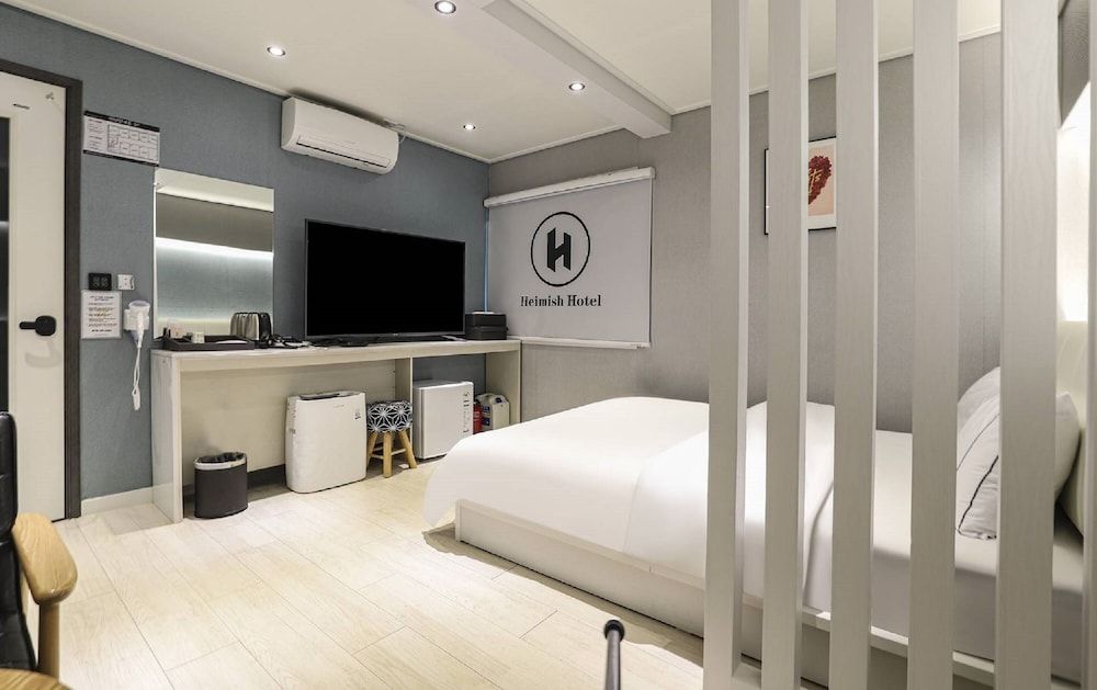 Heimishi Hotel Tongyeong Deluxe Double Room, City View 2