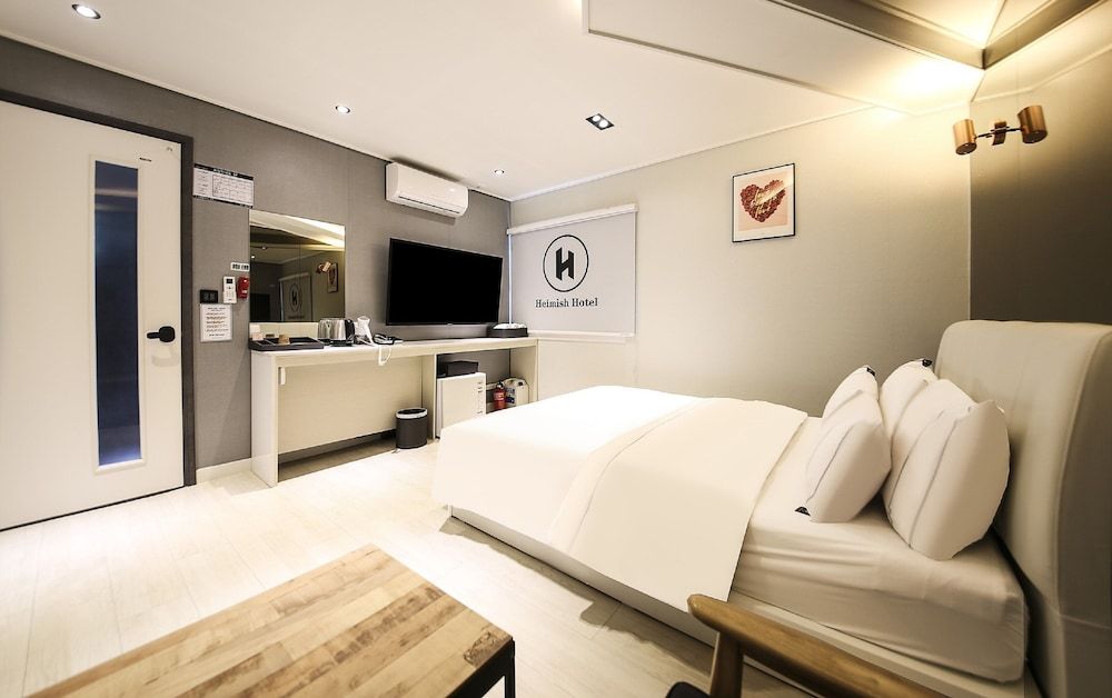 Heimishi Hotel Tongyeong Deluxe Double Room, City View 4
