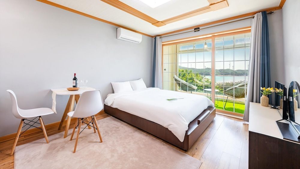 Yeongheungdo Noeul&bada Pension Basic Room, 1 Bedroom (Room 203)