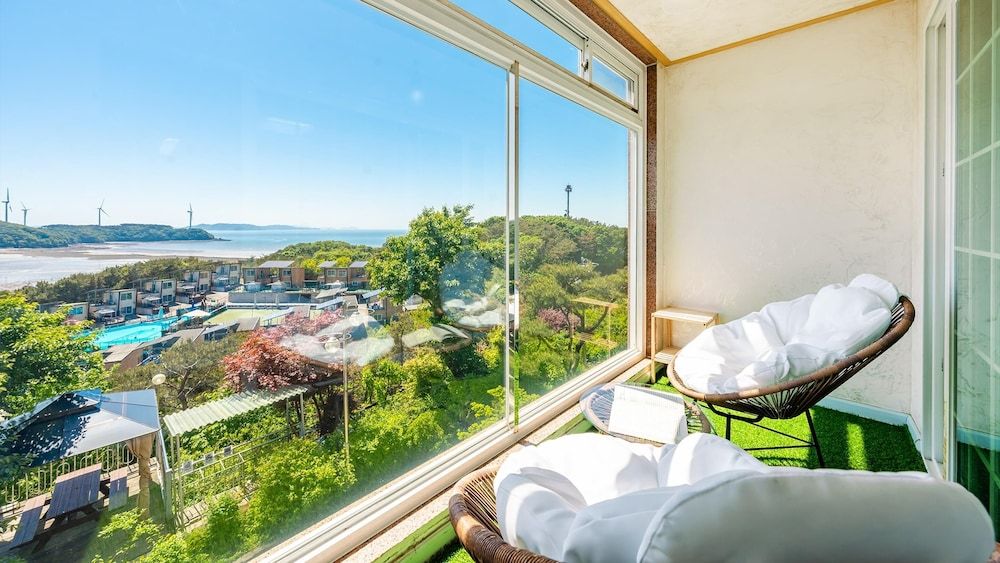 Yeongheungdo Noeul&bada Pension Basic Room, 1 Bedroom (Room 203) 5