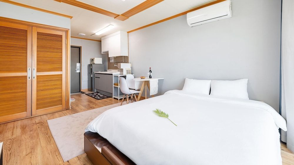 Yeongheungdo Noeul&bada Pension Basic Room, 1 Bedroom (Room 203) 2