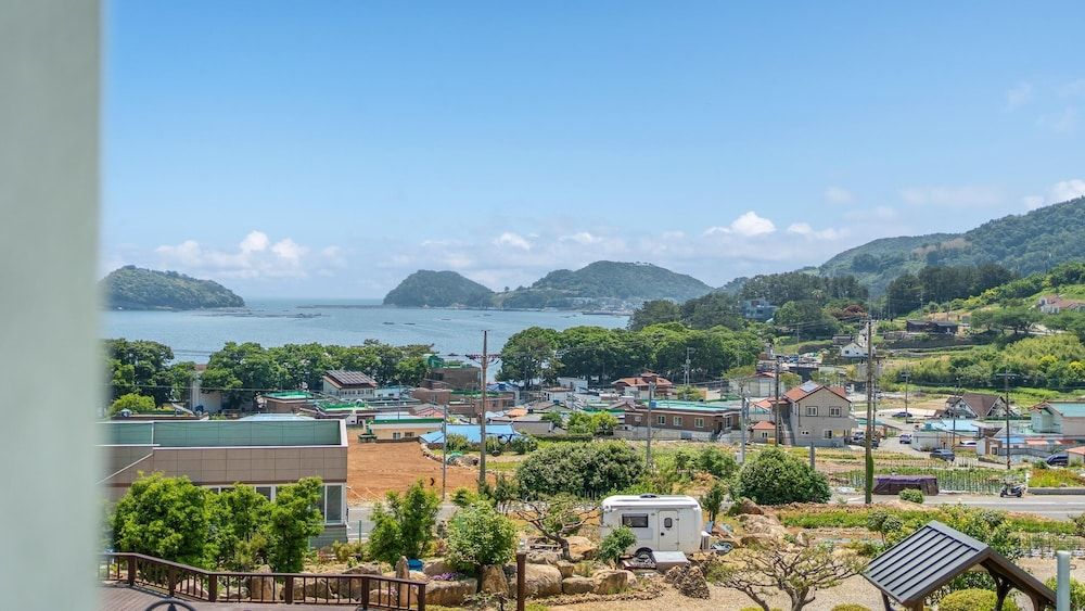 Namhae Familyae Pension Basic Room, 1 Bedroom (C1) 7