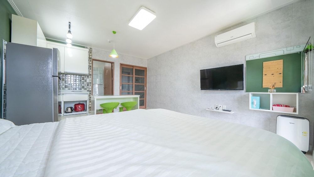 Namhae Familyae Pension Basic Room, 1 Bedroom (C1) 3