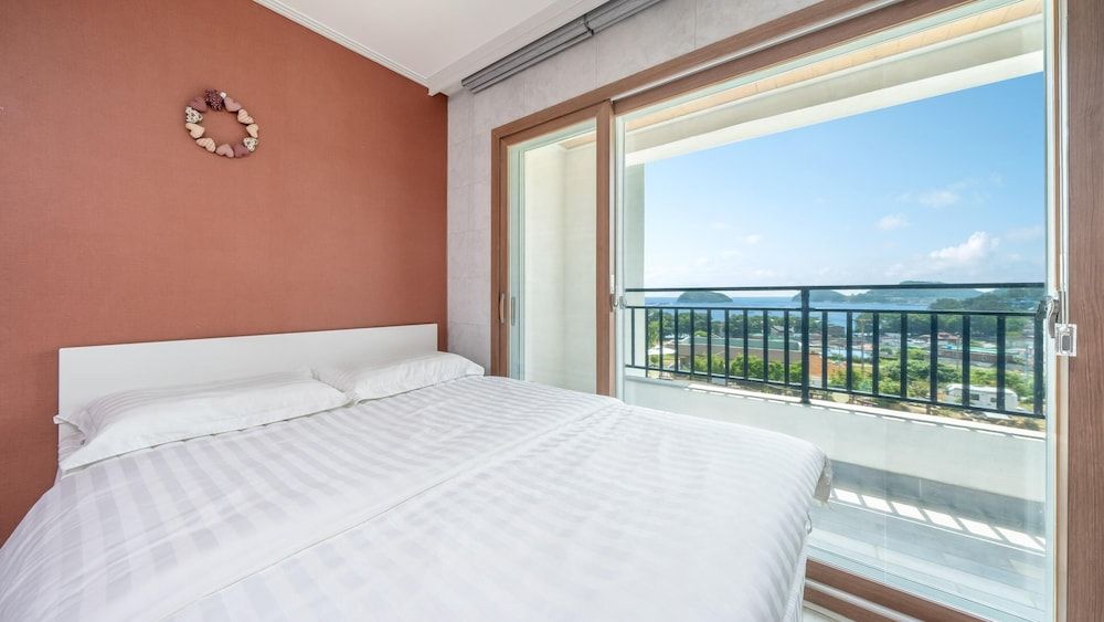 Namhae Familyae Pension Basic Room, 1 Bedroom (C2)