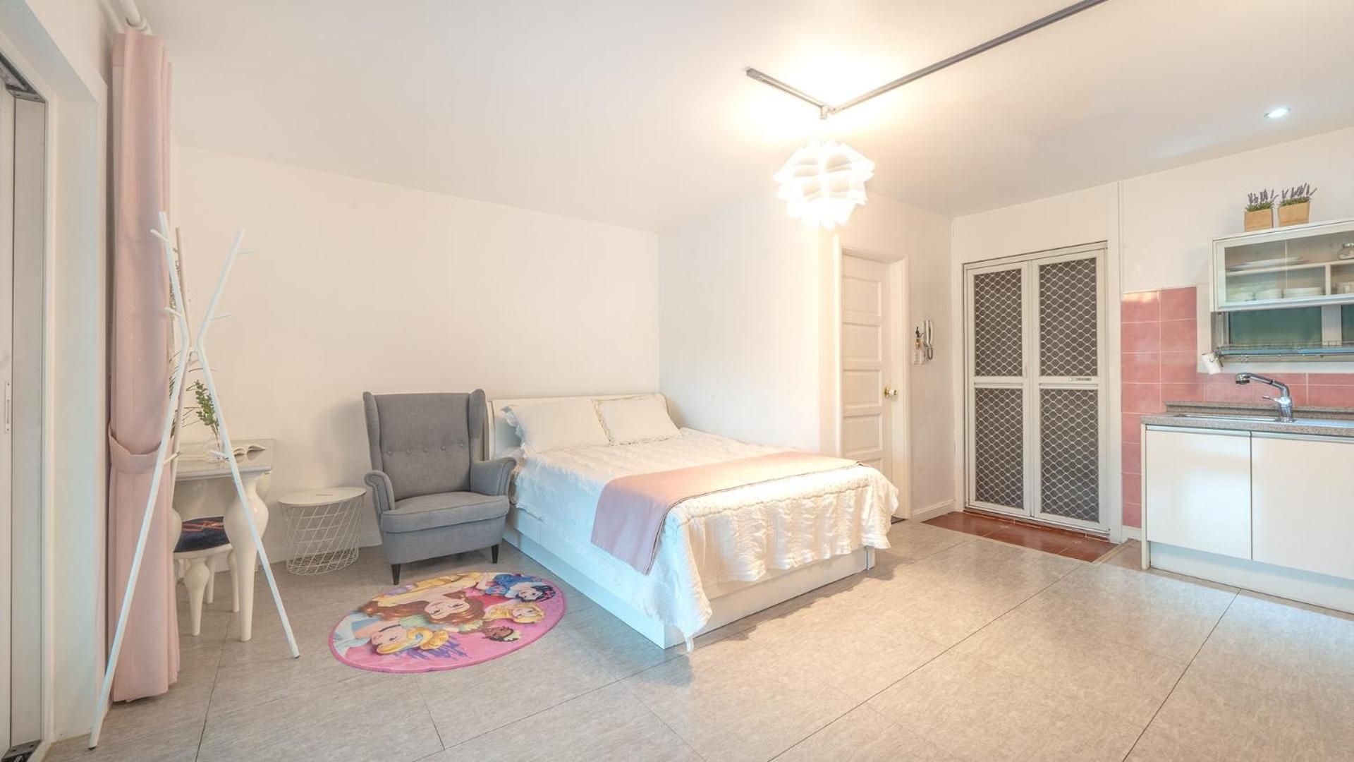 Ganghwa Giverny Spa Pension Studio 2